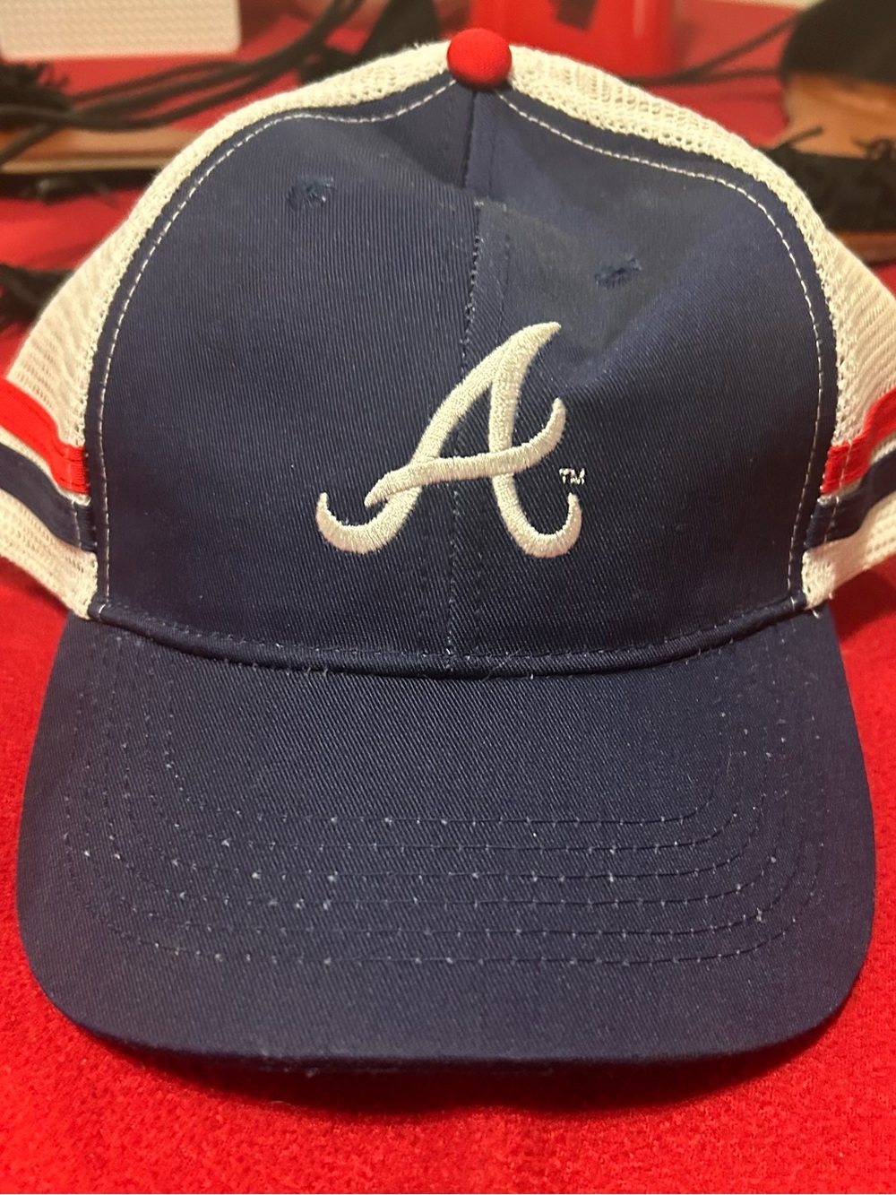 Vintage Atlanta Braves Embroidered Navy and White Logo Baseball Cap